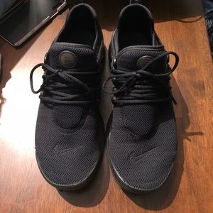 Black Nike Presto’s Size 10